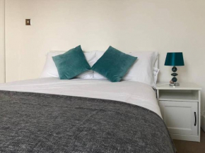 Eurostar Budget Rooms - Next to Kings Cross & Eurostar Train Station